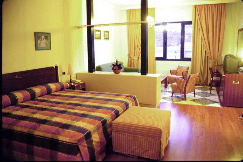 Puerto De Nieves Hotel 4*